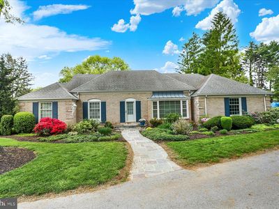 23 W Lawn Cir