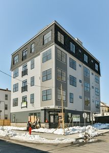 87 Parker St Unit 402