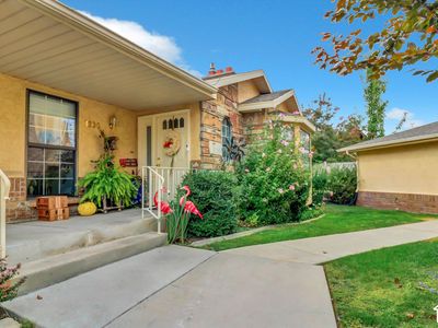 1106 E Brigadoon Ct S