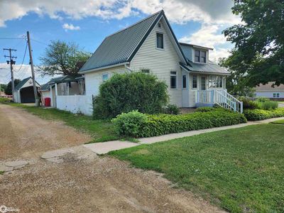 207 W State St