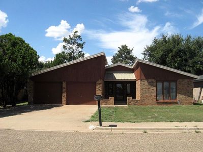 Property at 311 Douglas St, Levelland, TX