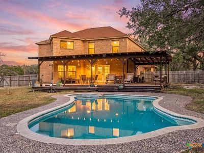 Property at 797 Killarney Rd, Floresville, TX