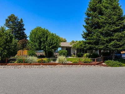 17200 Oak Leaf Dr