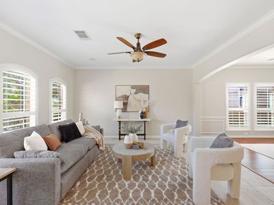 831 Queens Oak