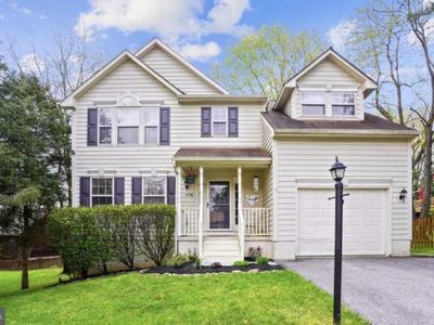 6731 Meadowlawn Cir