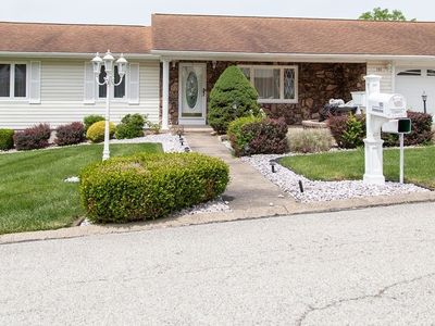 193 Greentree Dr
