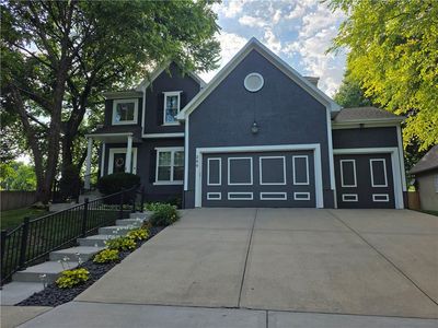 200 Shoreline Dr