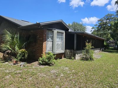 3839 FERNGLEN Drive