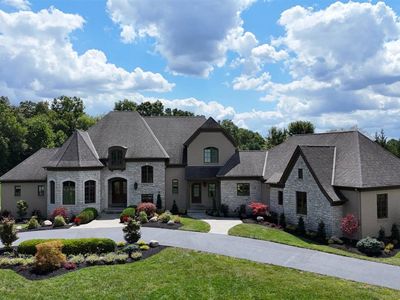 9020 Whisperinghill Dr