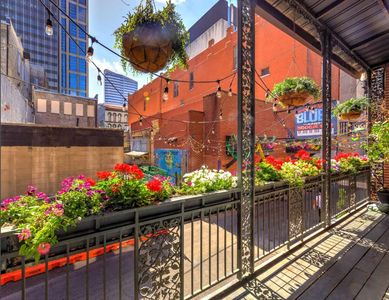 211 Printers Aly STE 300