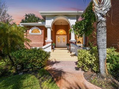 1218 Castle Ter