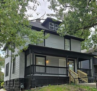 109 W 5th St