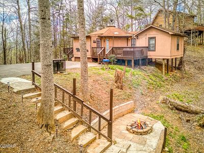 Property at 1071 E Foothills Dr, Gatlinburg, TN