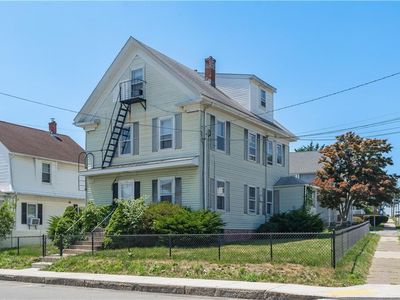 171 Lyon Ave