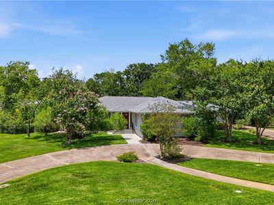 308 Brookside Dr E