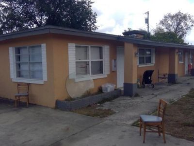 2403/2405 Stella St