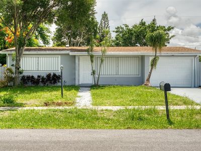 658 SW 1st Ct