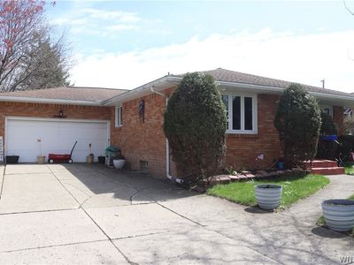 Property at 118 Audet Dr, Cheektowaga, NY