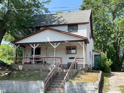 218 Cottage St
