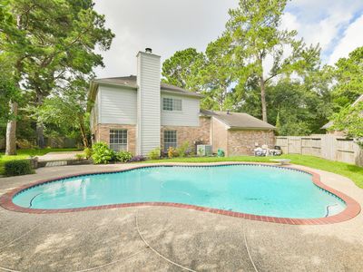 16606 April Hill St