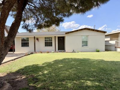 1109 E Pecan Ave