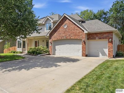1210 Macarthur Dr