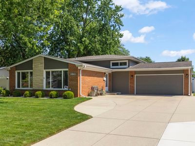 15W621 Diversey Ave