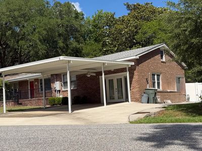1022 Riverview Dr