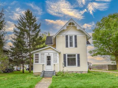 105 W Elm St