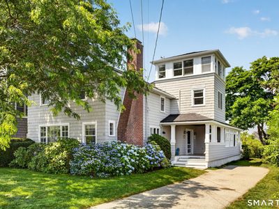 48 Sound Breeze Avenue