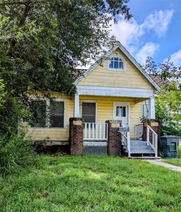 5127 & 1912 Bernardo De Galvez Ave