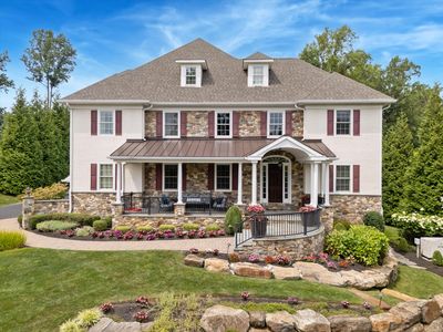 1004 Brick House Farm LN