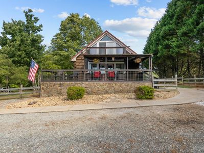 145 Riverside Dr