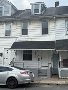 528 W Gordon St