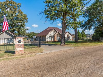 180 Surls Dr