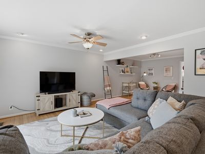 6946 Highland Park Dr