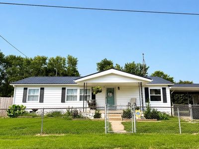 360 Oak St