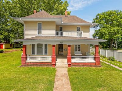 610 W Maple Ave