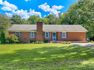 506 Goldmoor Dr NE