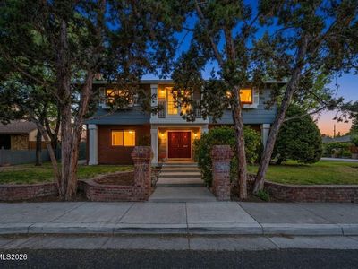 1945 Lakeside Dr