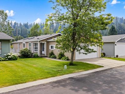 1041 W Sunny Creek Cir