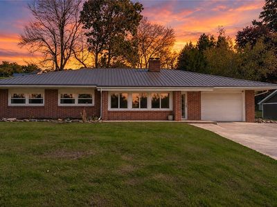 93 McHenry Rd
