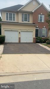 121 King Edward Ct