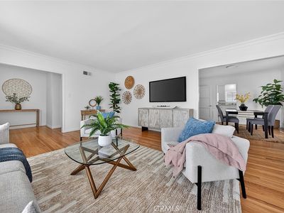 3924 Cerritos Ave