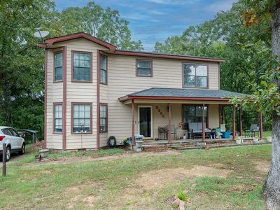 3306 Lena Ln