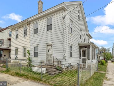 403 Sassafras St