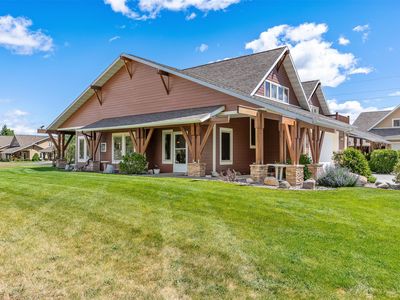 24 Lone Pine Trl