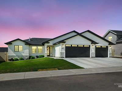 924 Elk Butte Ave