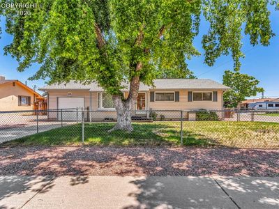 2690 Hollywood Dr