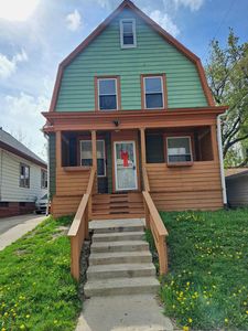 911 N 37th STREET